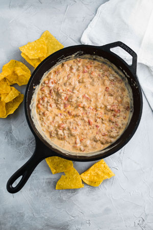 turkey chili con queso homegating appetizer